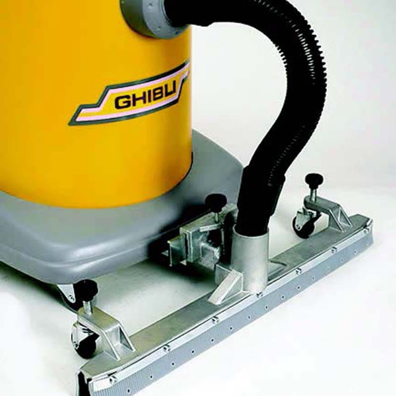 Ghibli AS12P vacuum with outrigger attachment