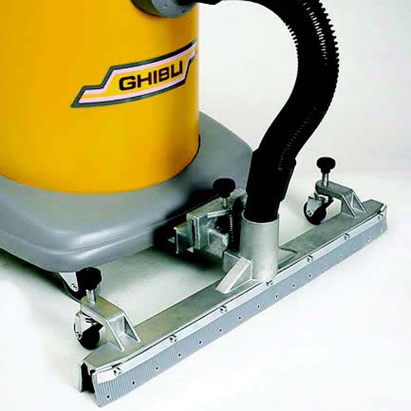 Ghibli AS9P vacuum with outrigger attachment